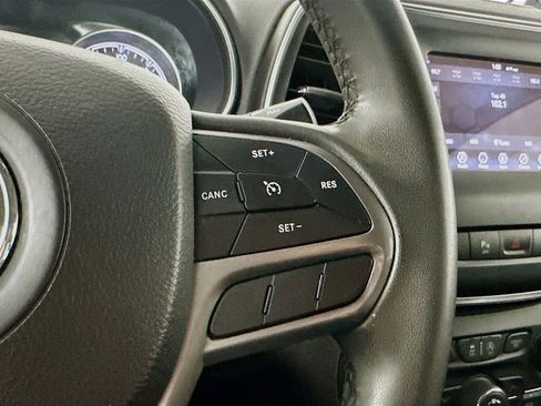 Used 2020 Jeep Cherokee Latitude Plus image 26