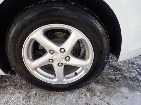 Used 2017 Chevrolet Malibu LS image 34