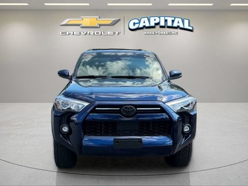 Used 2021 Toyota 4Runner SR5 Premium w/ Moonroof Package AWD/4WD image 8