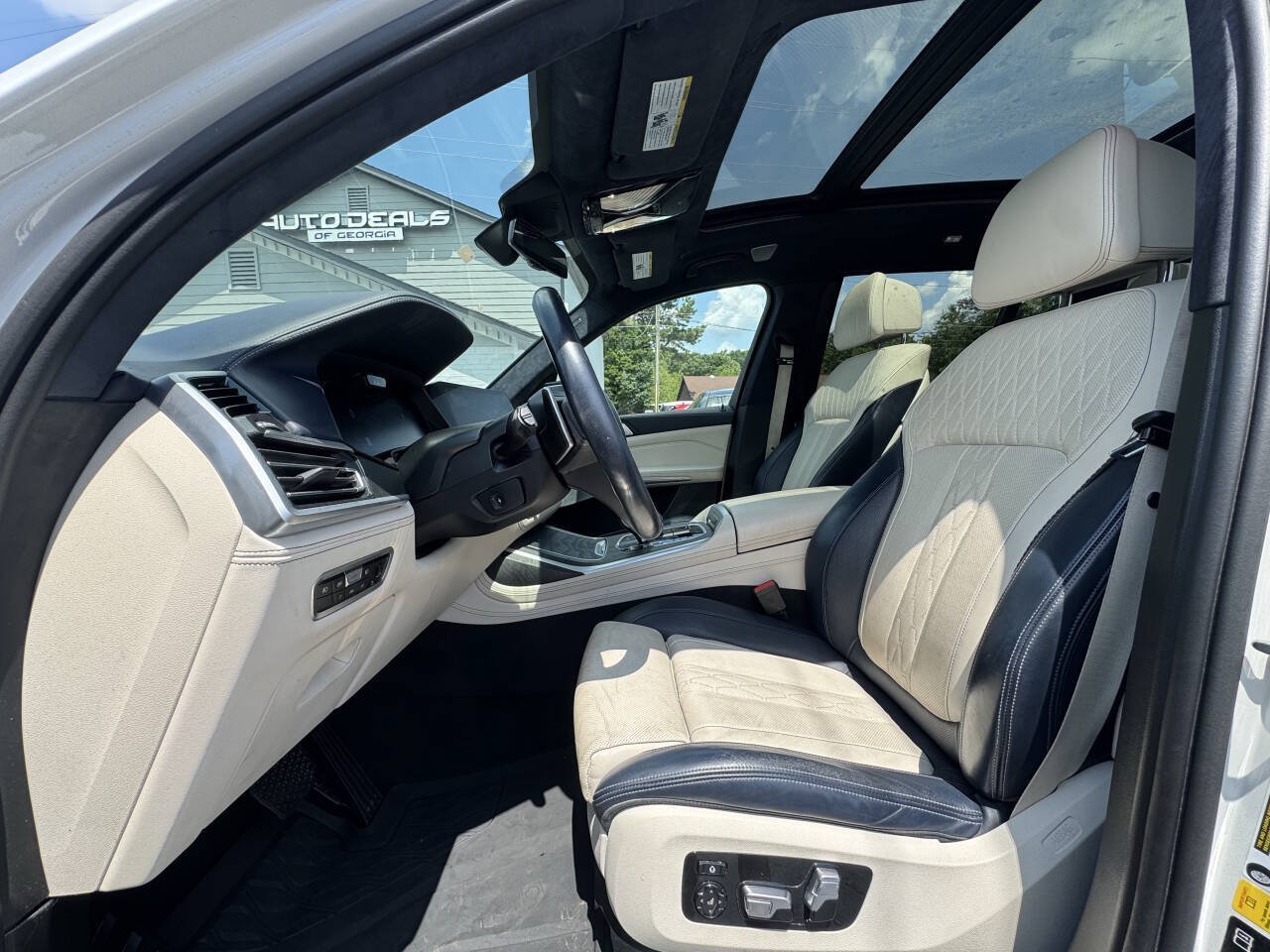 Used 2019 BMW X7 xDrive40i w/ Premium Package AWD/4WD image 9