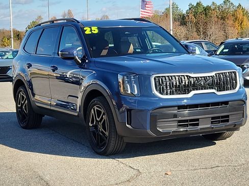 Used 2025 Kia Telluride EX X-Line image 2