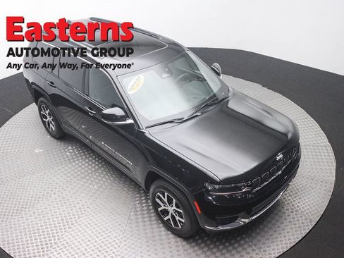 Used 2024 Jeep Grand Cherokee L Limited w/ Luxury Tech Group II AWD/4WD image 3