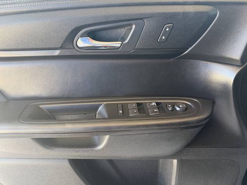 Used 2017 Chevrolet Traverse LT FWD image 7