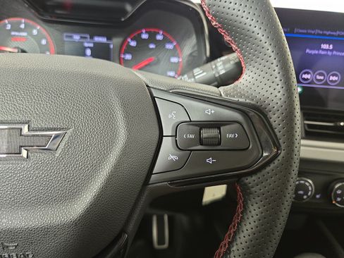 Certified 2024 Chevrolet Trax RS w/ Sunroof Package FWD image 16