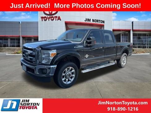 Used 2016 Ford F250 Lariat w/ Lariat Interior Package AWD/4WD image 2