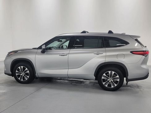 Certified 2021 Toyota Highlander XLE image 5