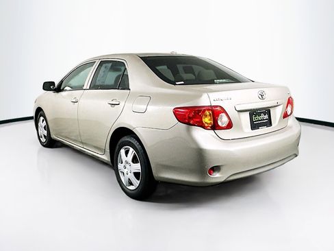 Used 2010 Toyota Corolla LE image 5