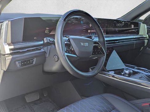 Used 2026 Cadillac Escalade IQL Sport 1 w/ LPO, ONYX Package AWD/4WD image 10
