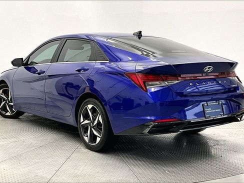 Used 2023 Hyundai Elantra Limited image 12