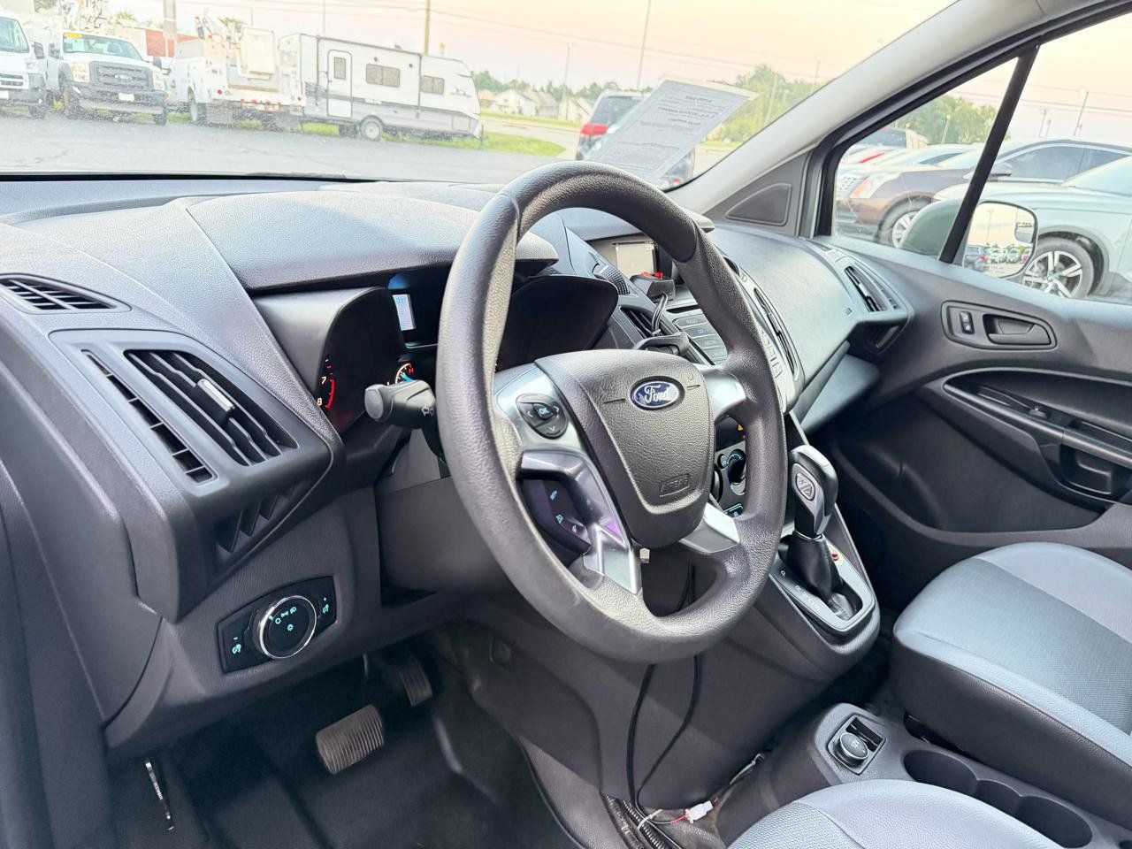 Used 2017 Ford Transit Connect XL FWD image 19