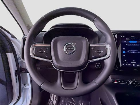 Used 2025 Volvo XC40 B5 Plus AWD/4WD image 11
