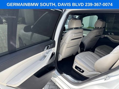 Used 2025 BMW X7 M60i AWD/4WD image 38