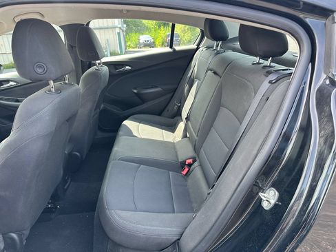 Used 2018 Chevrolet Cruze LT w/ Convenience Package FWD image 18