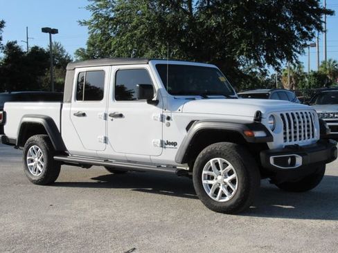 Used 2023 Jeep Gladiator Sport AWD/4WD image 1