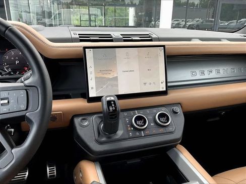 Used 2025 Land Rover Defender 110 X AWD/4WD image 11