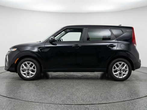 Used 2025 Kia Soul LX w/ LX Technology Package image 5