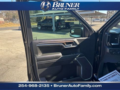 Used 2024 Chevrolet Silverado 1500 LT w/ Z71 Off-Road Package image 11