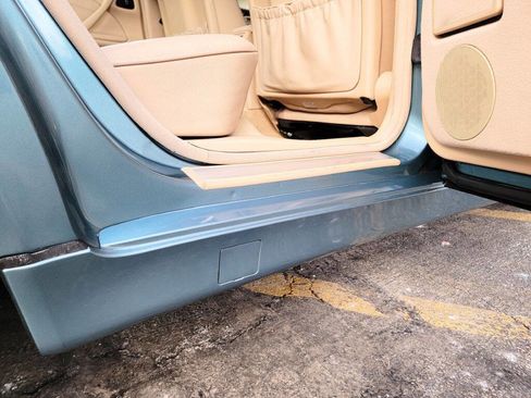 Used 2001 Mercedes-Benz E 320 Sedan image 30