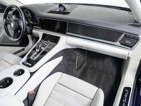 Certified 2022 Porsche Panamera Turbo S image 24