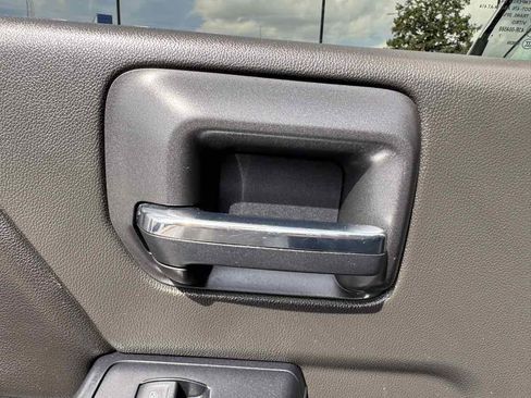 Used 2018 Chevrolet Silverado 1500 LT image 40