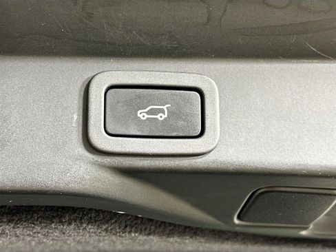 Used 2018 Land Rover Range Rover Sport Supercharged image 36