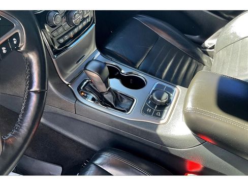 Used 2019 Jeep Grand Cherokee Limited X image 18