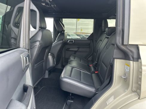 Used 2025 Ford Bronco Outer Banks image 22