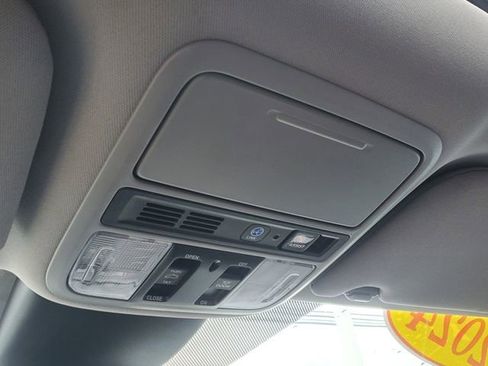 Used 2024 Honda Odyssey Elite image 34