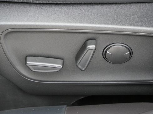 Used 2023 Ford Escape Platinum image 20