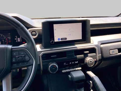 Used 2025 Toyota 4Runner SR5 AWD/4WD image 7
