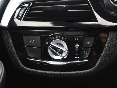 Used 2017 BMW 530i xDrive AWD/4WD image 25