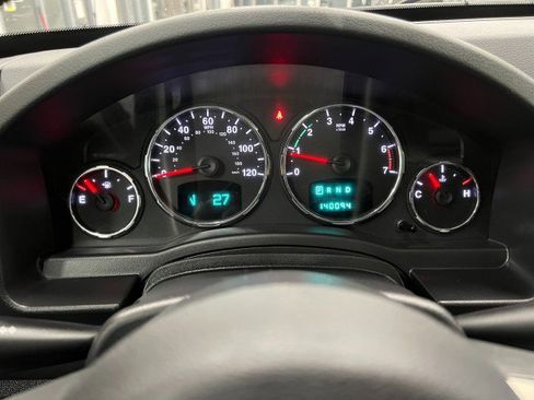 Used 2012 Jeep Liberty Limited Jet w/ Comfort/Convenience Group image 25