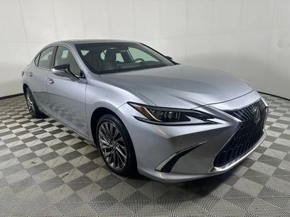 Used 2025 Lexus ES 300h w/ Technology Package