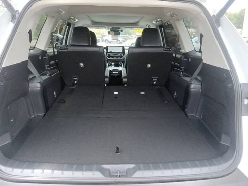 Used 2025 Toyota Grand Highlander AWD image 30