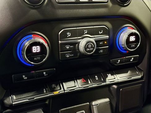 Used 2021 Chevrolet Silverado 1500 RST image 17