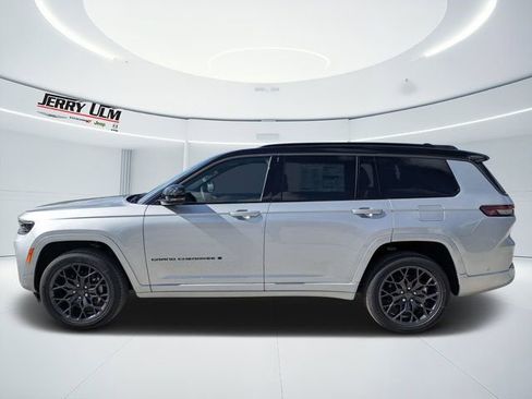 New 2026 Jeep Grand Cherokee L Summit w/ Obsidian Package AWD/4WD image 6