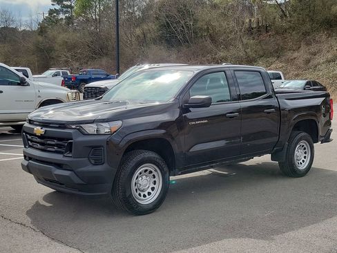 Used 2024 Chevrolet Colorado W/T image 7