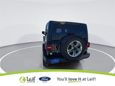 Used 2018 Jeep Wrangler Unlimited Sahara image 9