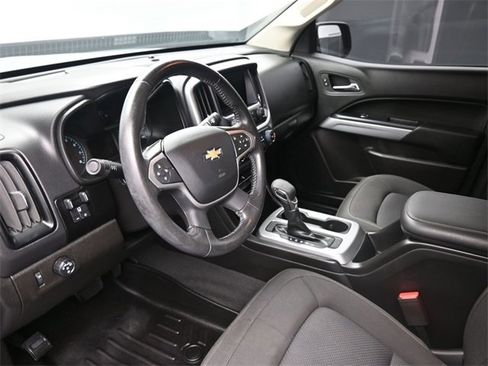 Used 2022 Chevrolet Colorado LT w/ LT Convenience Package image 19