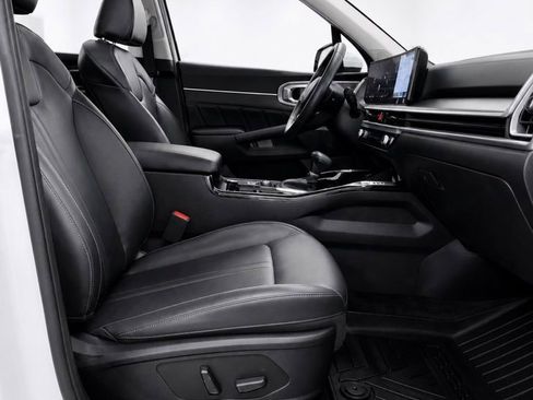 Used 2024 Kia Sorento SX FWD image 19