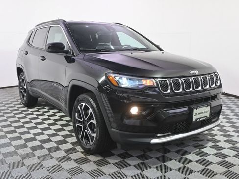 Used 2024 Jeep Compass Limited AWD/4WD image 9