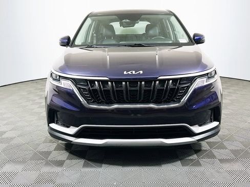 Used 2024 Kia Carnival LX image 3