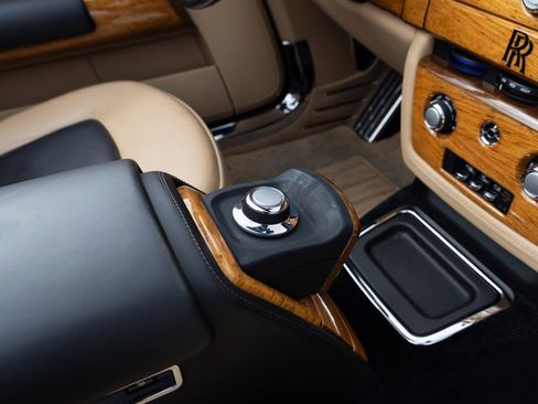 Used 2009 Rolls-Royce Phantom Drophead Coupe RWD image 27