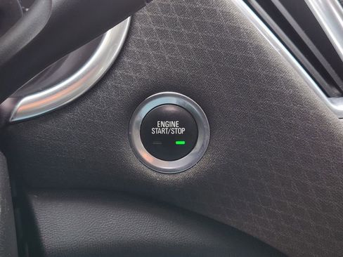 Used 2020 Chevrolet Malibu LT image 25