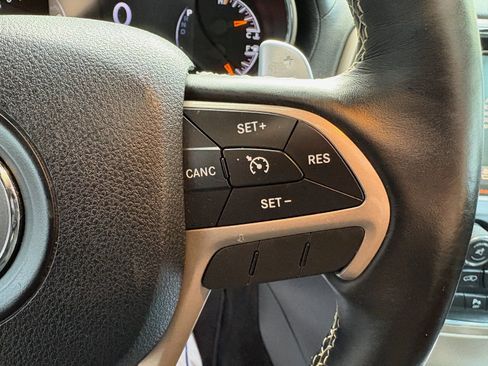 Used 2016 Jeep Grand Cherokee Overland image 42