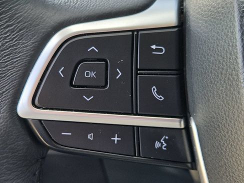 Used 2026 Toyota Sienna XLE FWD image 24