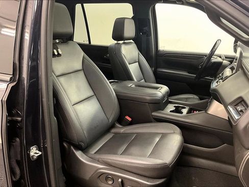 Used 2022 Chevrolet Tahoe Z71 w/ Luxury Package AWD/4WD image 6