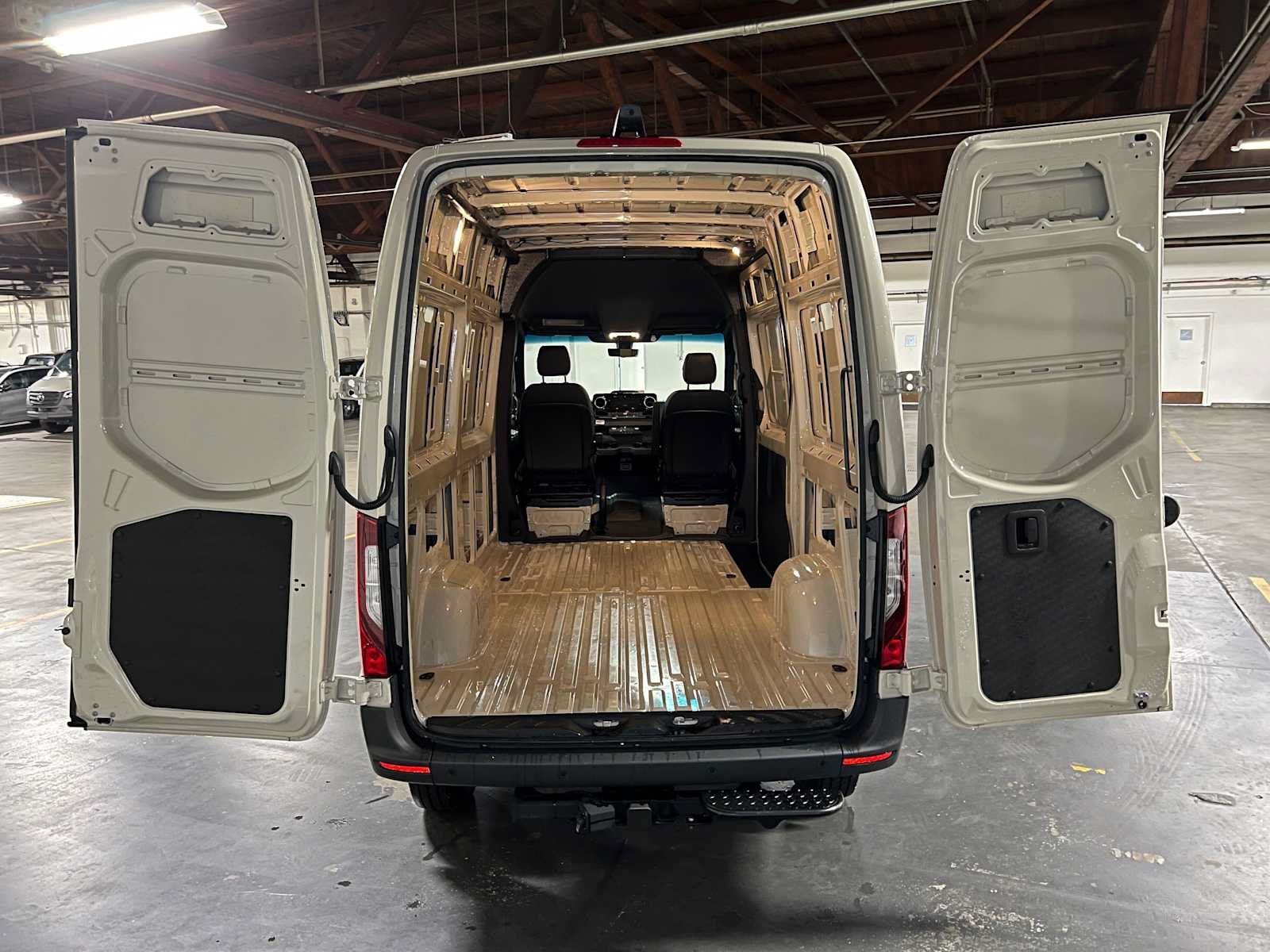 Used 2026 Mercedes-Benz Sprinter 2500 image 19
