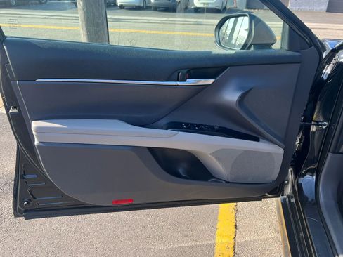 Used 2020 Toyota Camry LE FWD image 16