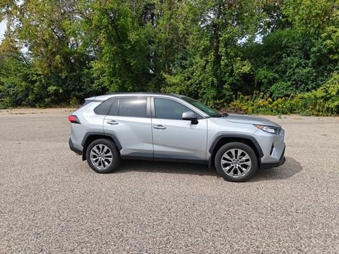 Used 2021 Toyota RAV4 XLE Premium AWD/4WD image 11